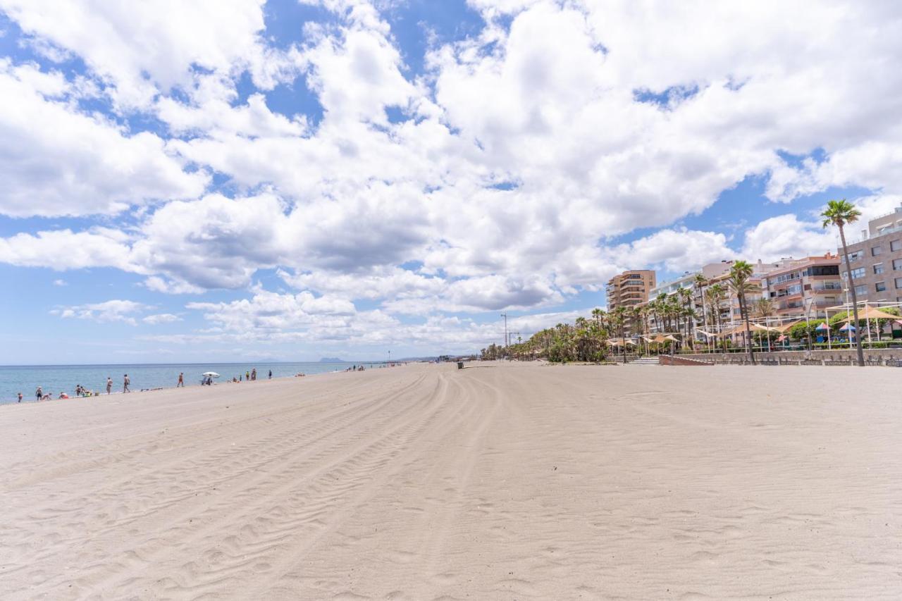 Estepona Beachside Leilighet Eksteriør bilde