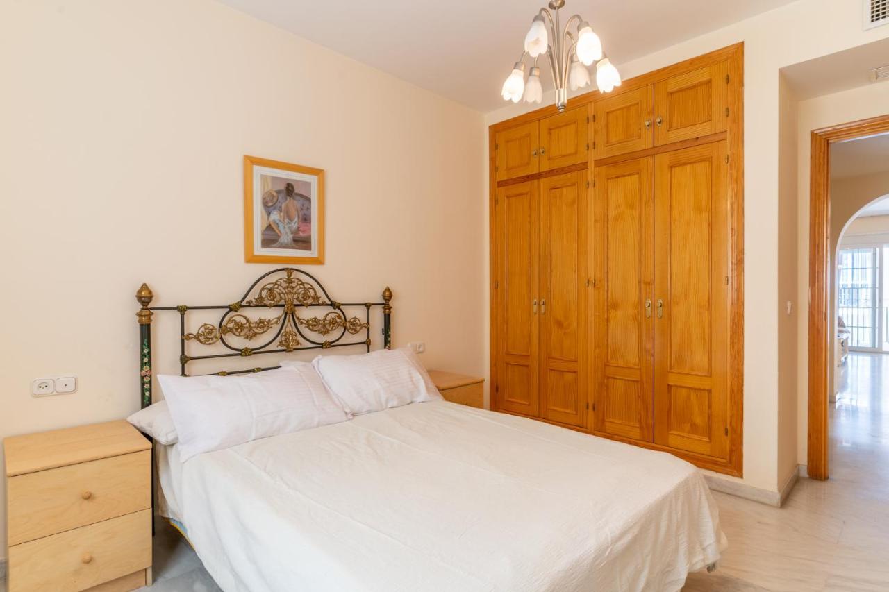 Estepona Beachside Leilighet Eksteriør bilde